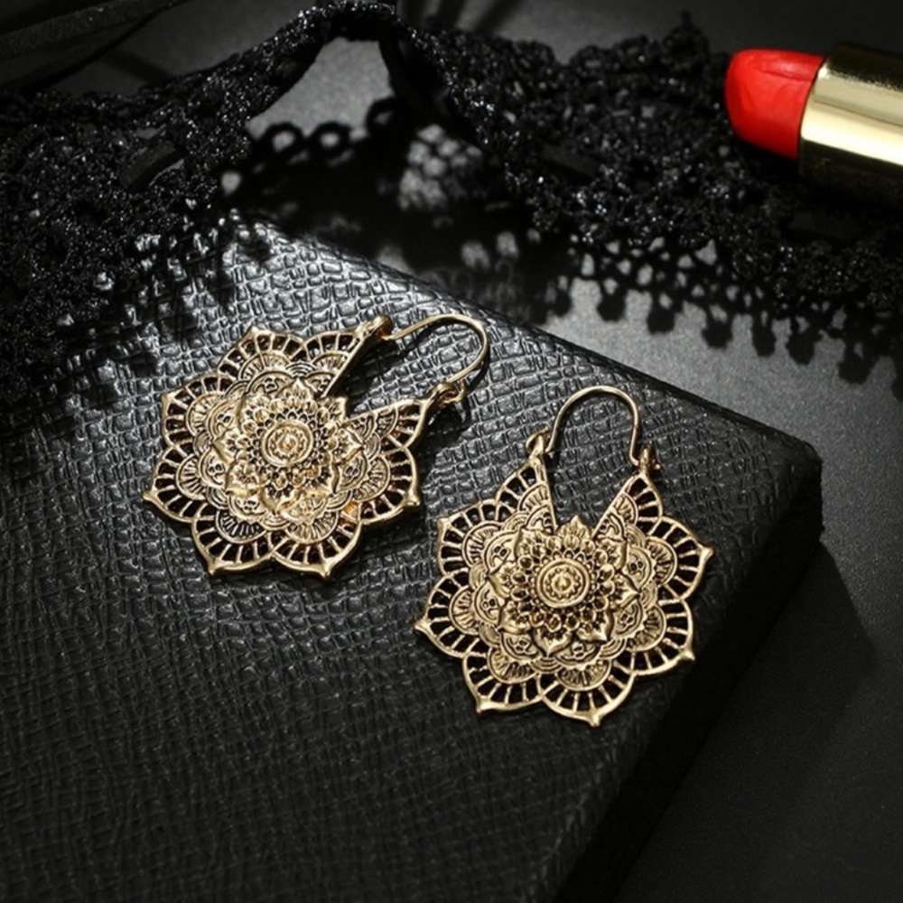 🎁 2/$24 “Claire” Gold Boho Earrings 🎁 - Picture 3 of 6